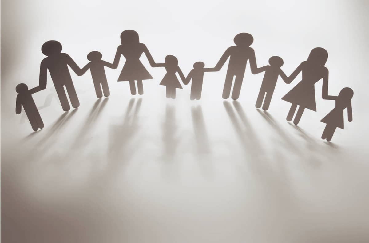 figurer som symboliserar ett familjesystem där gränser skapar balans